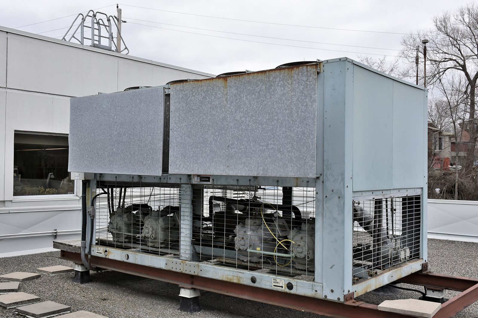 Air conditioning units for site comfort and control rooms